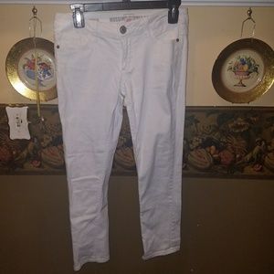 Mossimo white ankle jean size 7
